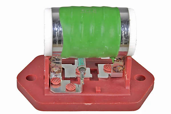 Předřadný odpor, elektromotor-ventilátor chladiče METZGER AUTOTEILE 0917358